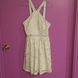 Short dress with lace area